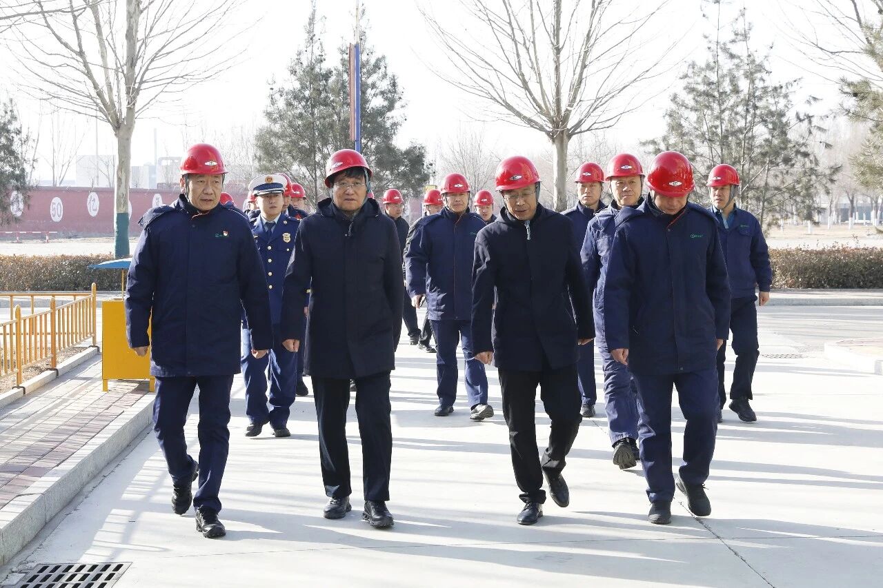 郭建雄一行莅临公司开展节前检查慰问