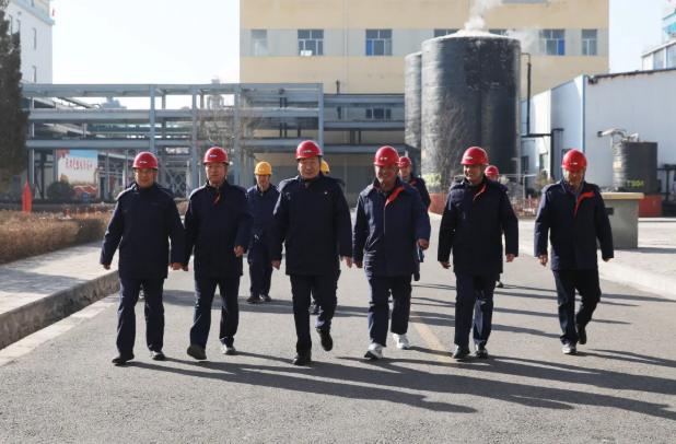 贺新岁 启新程 公司领导班子大年初一慰问坚守在岗的干部员工